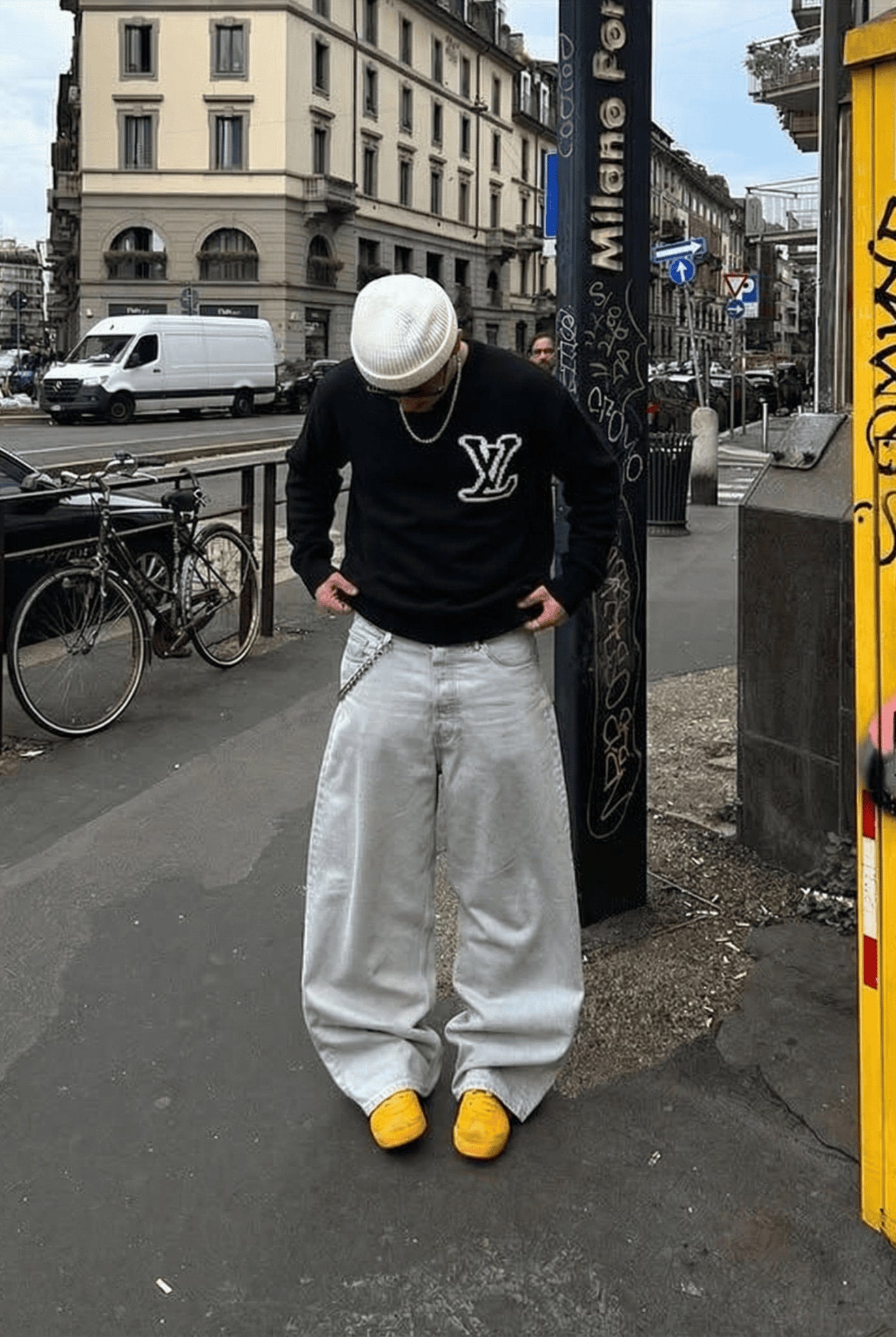 LV INTARSIA CREWNECK